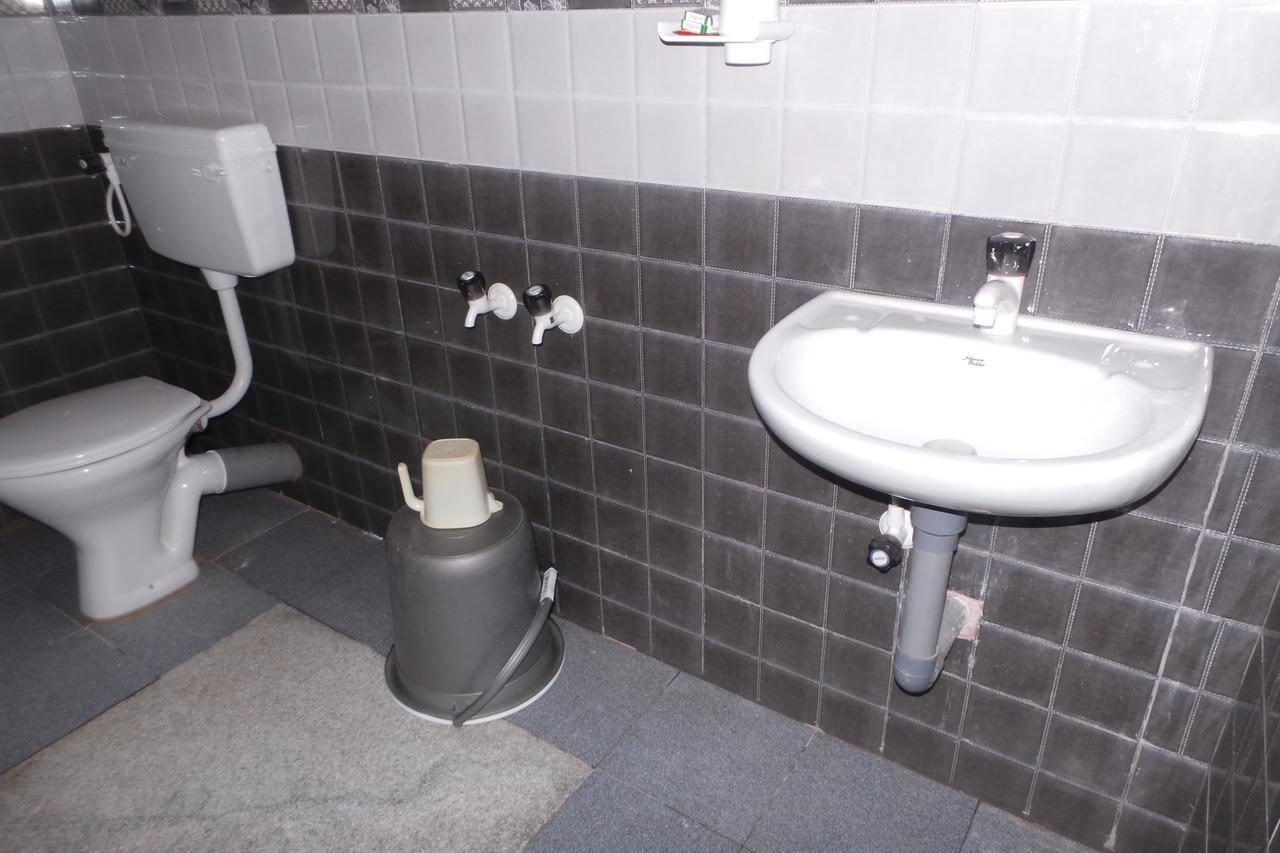 Iroomz Sri Vinayaka Comfort Virajpet Ngoại thất bức ảnh