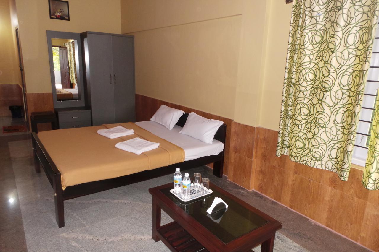 Iroomz Sri Vinayaka Comfort Virajpet Ngoại thất bức ảnh
