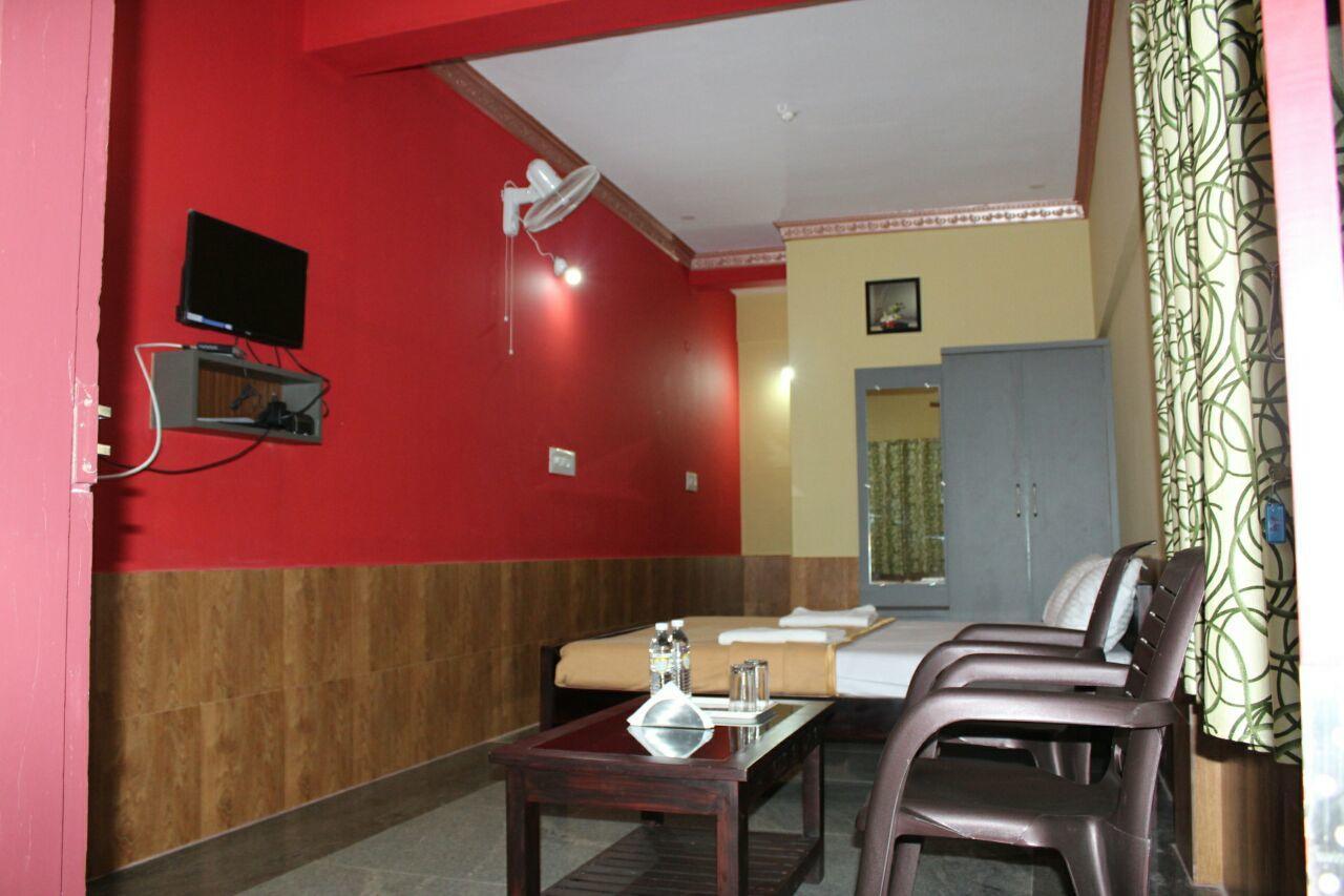 Iroomz Sri Vinayaka Comfort Virajpet Ngoại thất bức ảnh